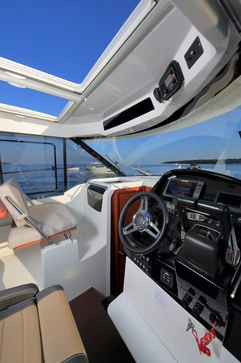 Jeanneau Merry Fisher 895 HB Interior - 7.JPG