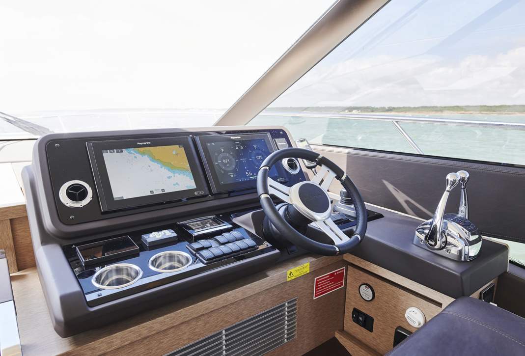 Prestige 590 Flybridge Interior - 3.JPG