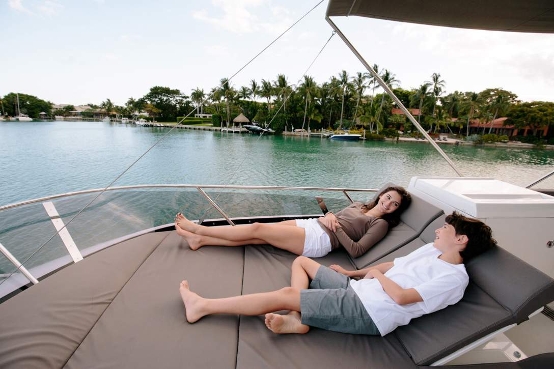 Prestige 460 Flybridge Exterior - 20.JPG