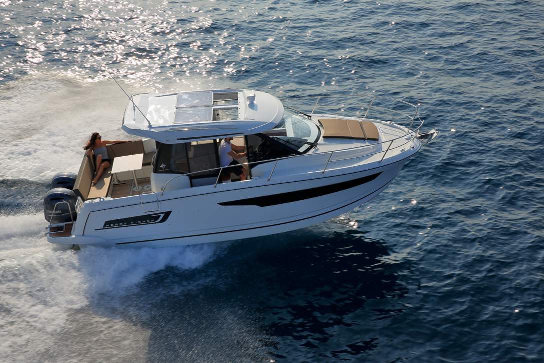 Jeanneau Merry Fisher 895 HB Exterior - 16.JPG