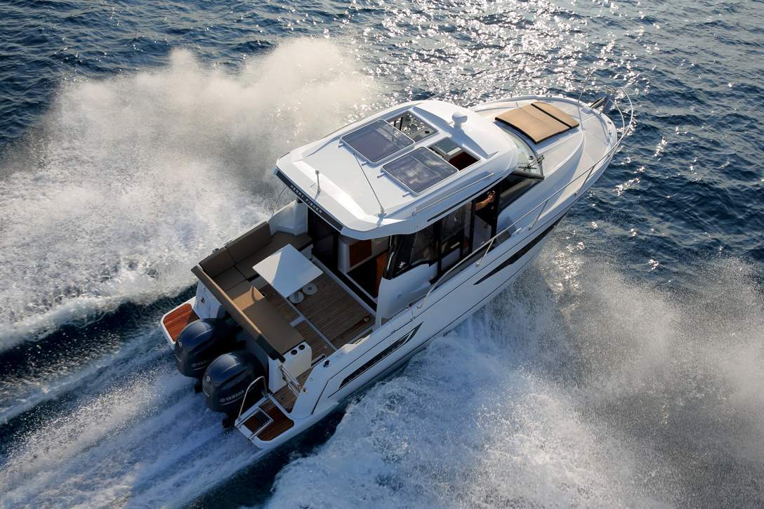 Jeanneau Merry Fisher 895 HB Exterior - 27.JPG