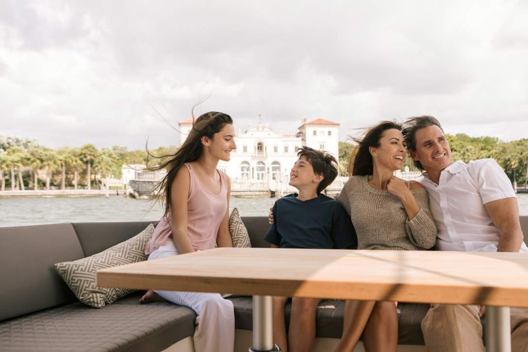 Prestige 460 Flybridge Exterior - 3.JPG