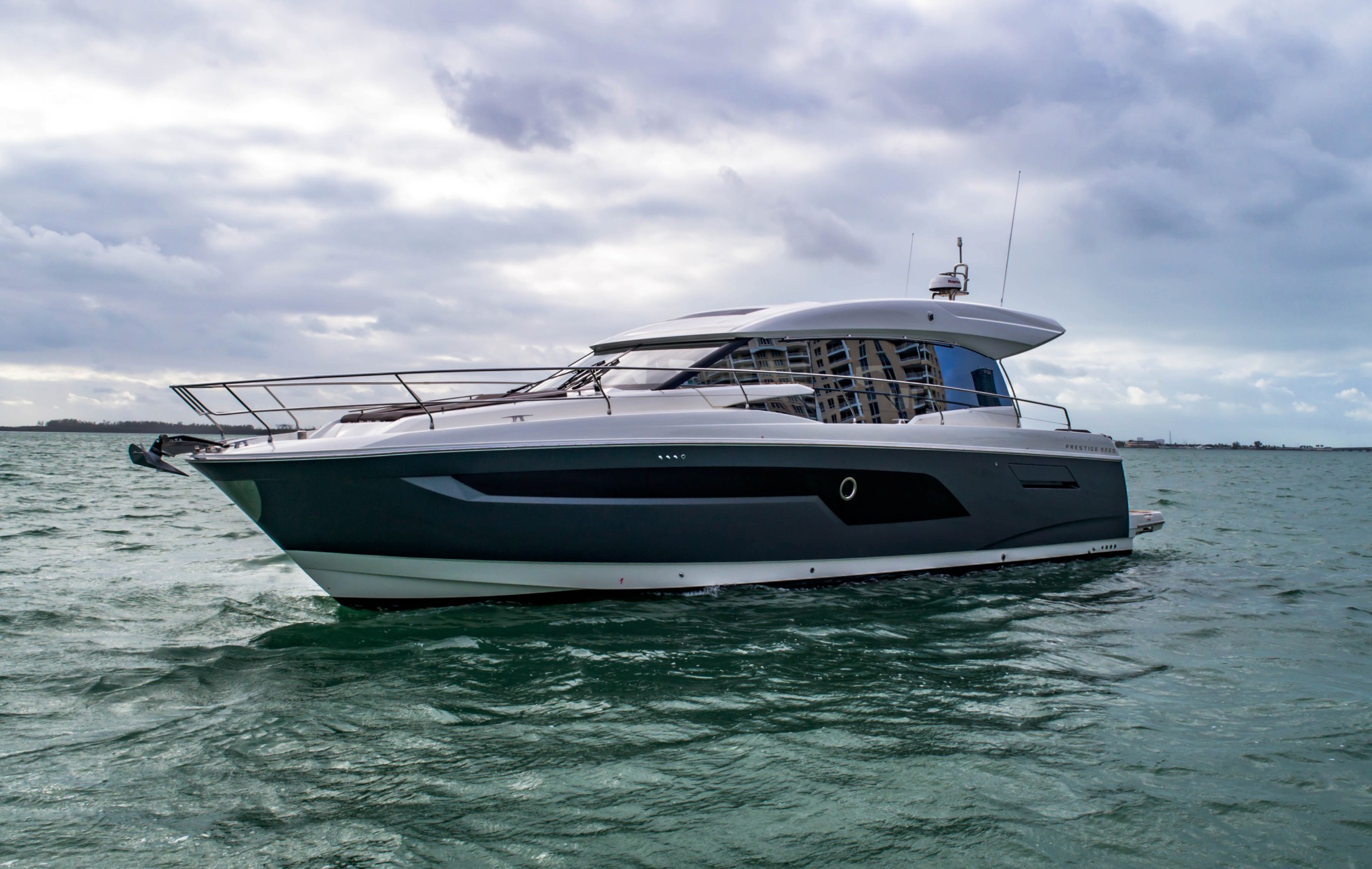Prestige 520 S Exterior - 3.JPG