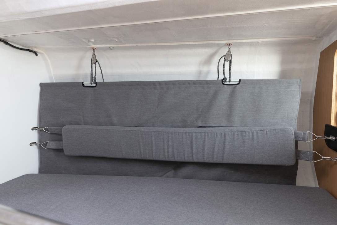 Jeanneau Sun Fast 3300 Interior - 5.jpg