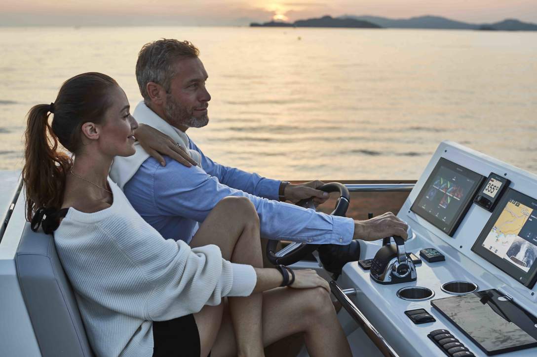 Prestige 520 Flybridge Exterior - 39.JPG