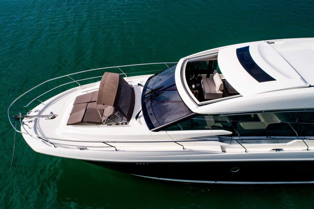 Prestige 520 S Exterior - 9.JPG