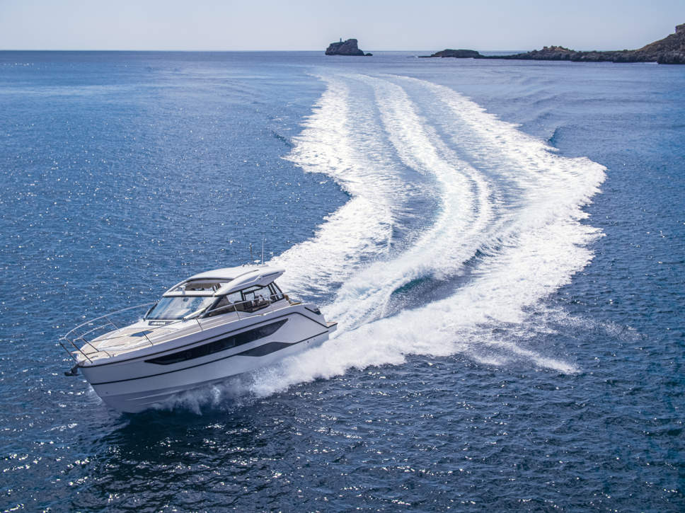 250305 Bavaria SR38 © Yachtshot T013
