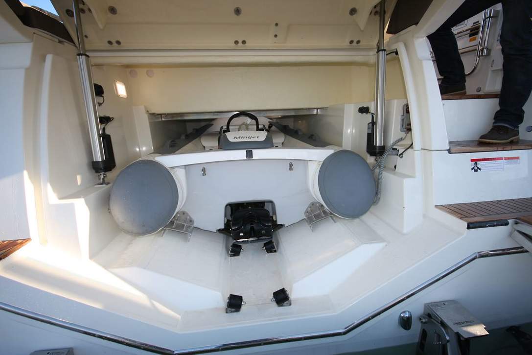 Prestige 520 S Exterior - 20.JPG