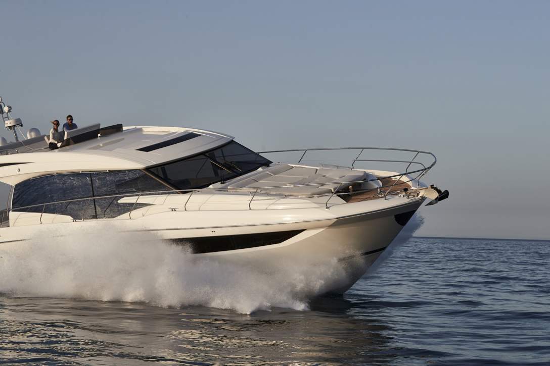 Prestige 590 S Exterior - 13.JPG