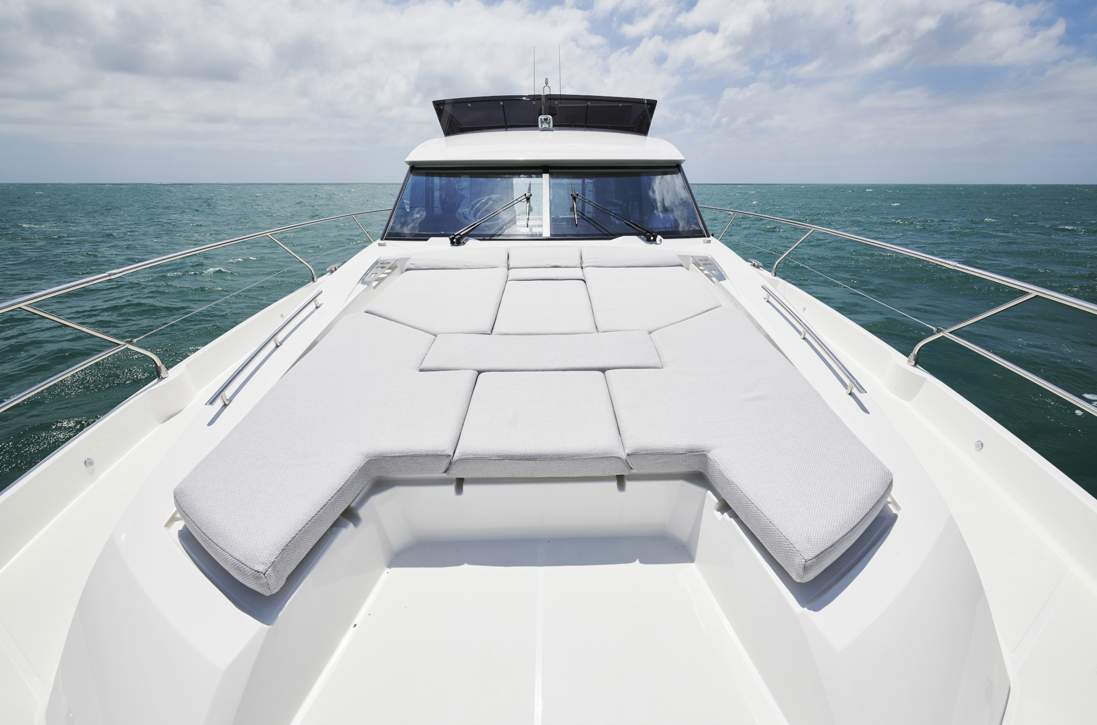 Prestige 590 Flybridge Exterior - 29.JPG