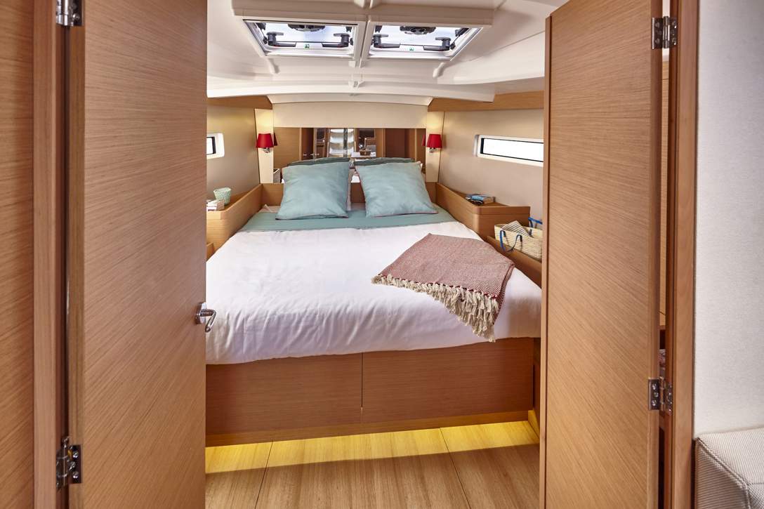 Jeanneau Sun Odyssey 440 Interior - 7.JPG