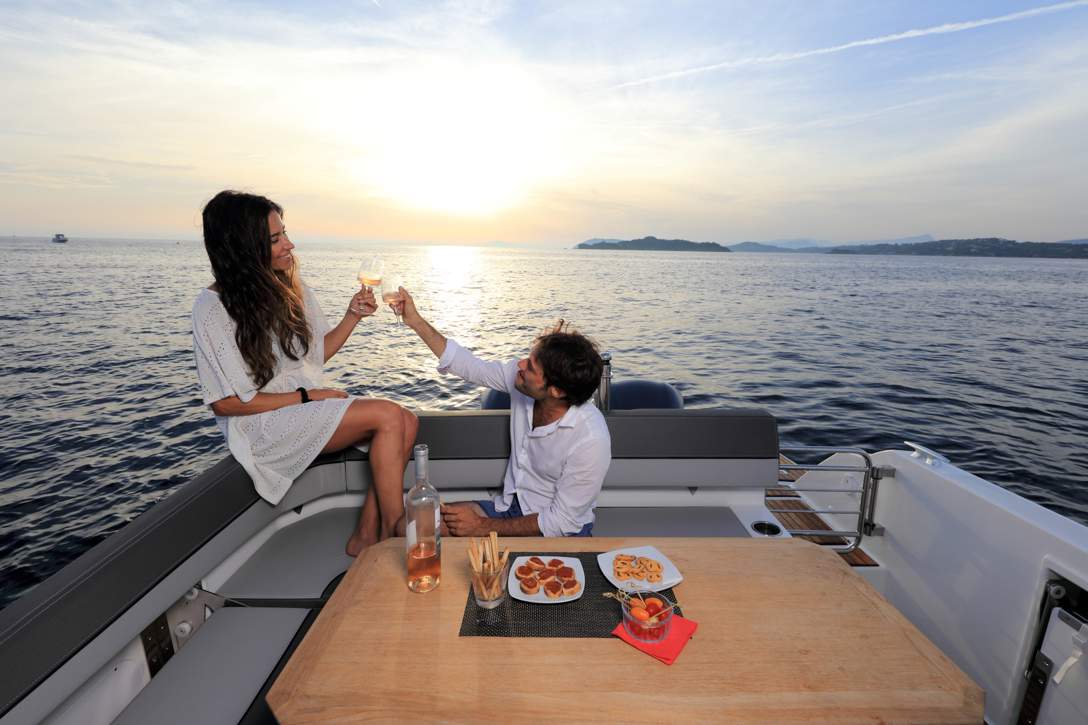 Jeanneau Cap Camarat 9.0 WA Exterior - 11.JPG