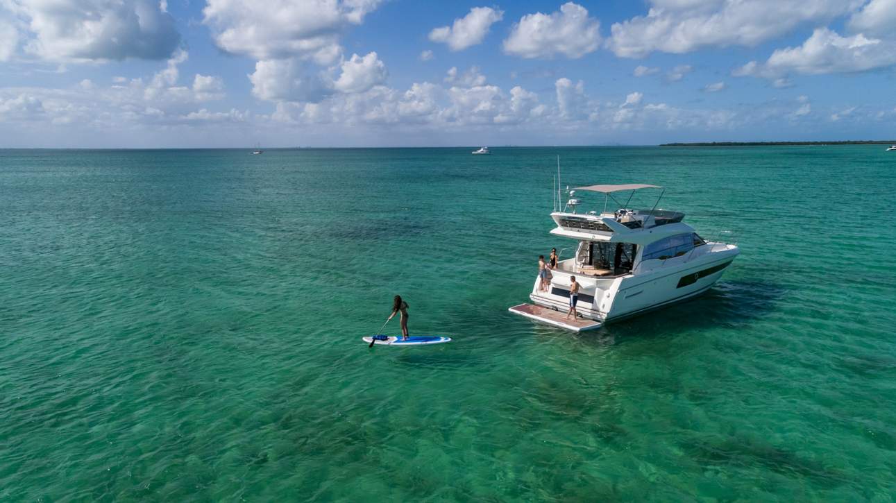 Prestige 460 Flybridge Exterior - 7.JPG