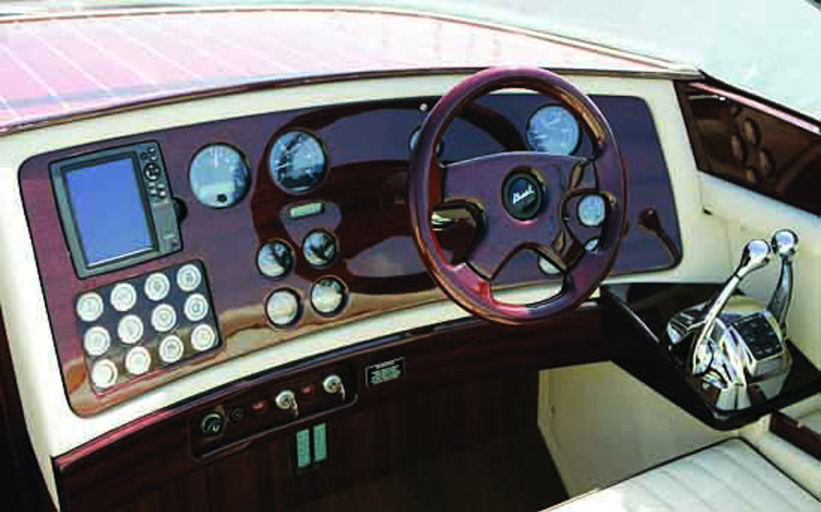 Boesch 970 St.Tropez Interior - 2.jpg