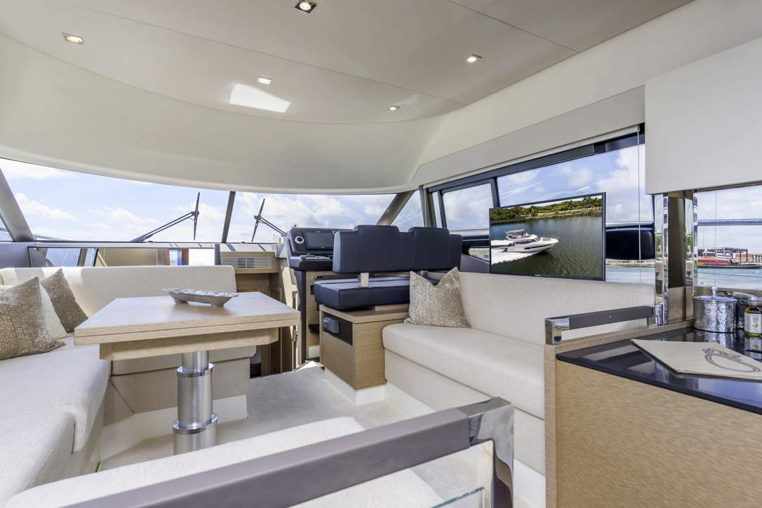 Prestige 460 Flybridge Interior - 23.JPG