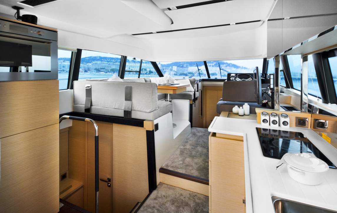 Prestige 420 Fly Interior - 28.JPG
