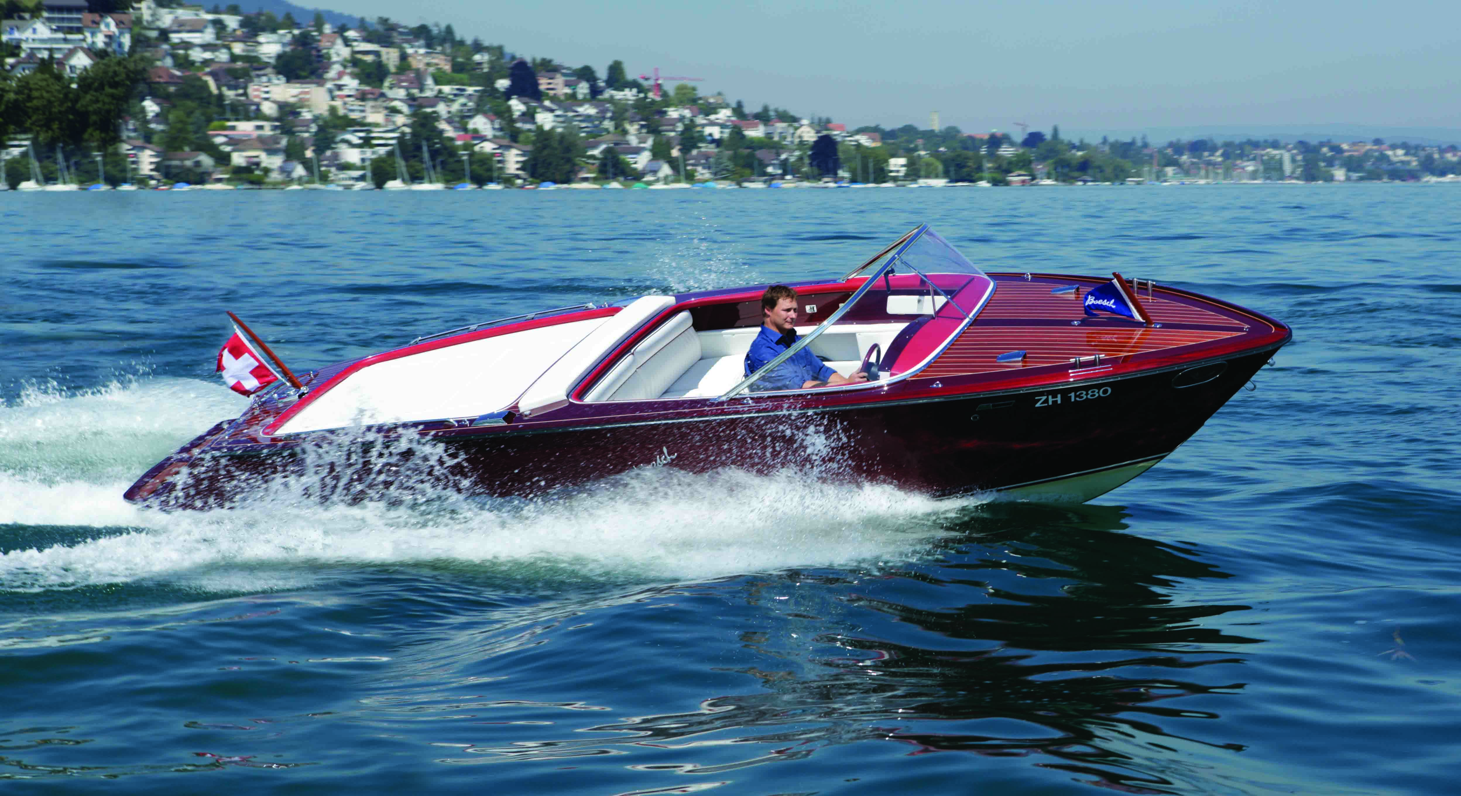 Boesch 710 Ascona De Luxe Exterior - 1.jpg