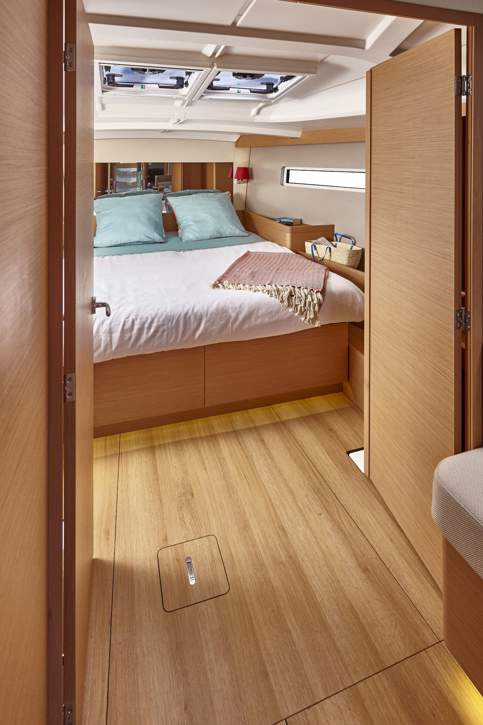Jeanneau Sun Odyssey 440 Interior - 8.JPG