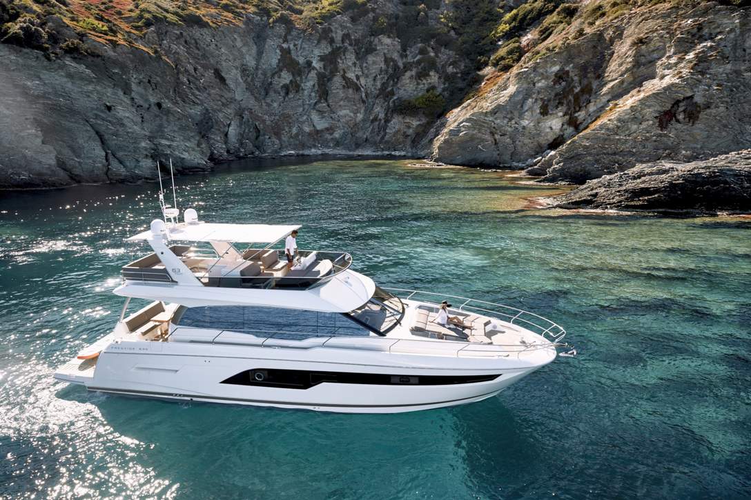 Prestige 630 Flybridge Exterior - 27.JPG