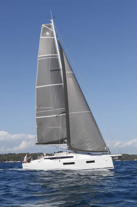 Sun Odyssey 350 Gilles MARTIN RAGET 4949 (1)