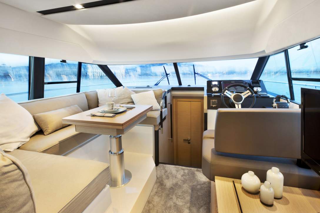 Prestige 420 Fly Interior - 29.JPG