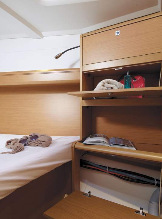 Jeanneau Sun Odyssey 389 Interior - 22.JPG