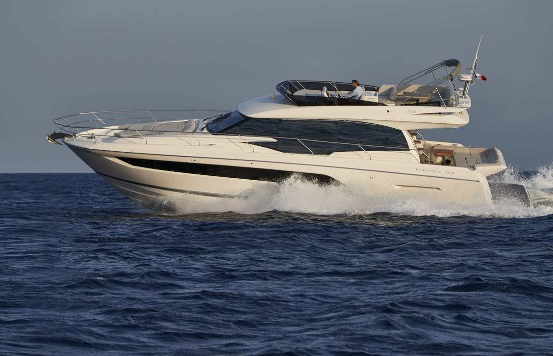 Prestige 590 Flybridge Exterior - 52.JPG