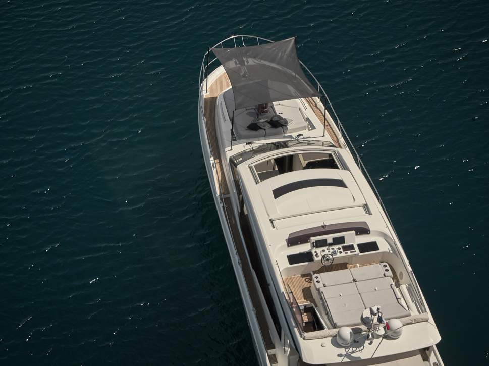 Prestige 590 S Exterior - 5.JPG