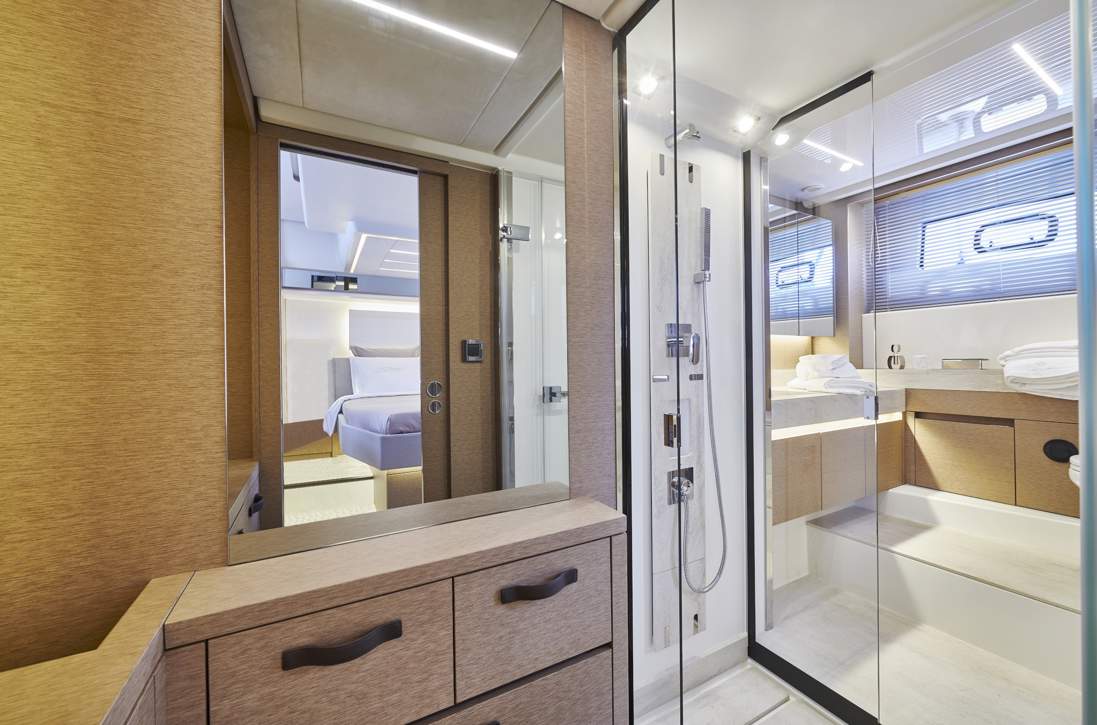Prestige 590 Flybridge Interior - 31.JPG