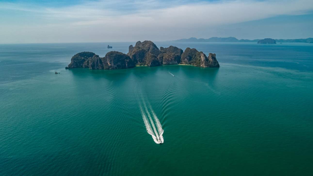 Prestige 420 Fly Exterior - 28.JPG