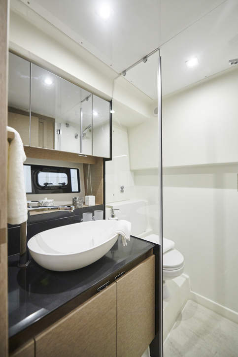 Prestige 460 Flybridge Interior - 8.jpg