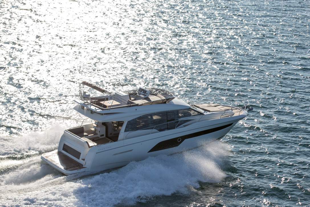 Prestige 520 Flybridge Exterior - 50.JPG