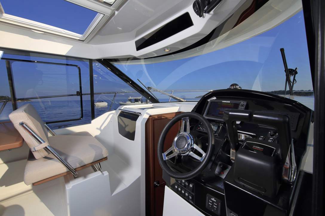 Jeanneau Merry Fisher 895 HB Interior - 6.JPG