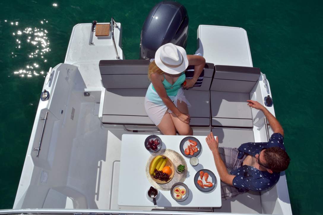 Jeanneau Merry Fisher 695 Serie 2 HB Exterior - 6.JPG