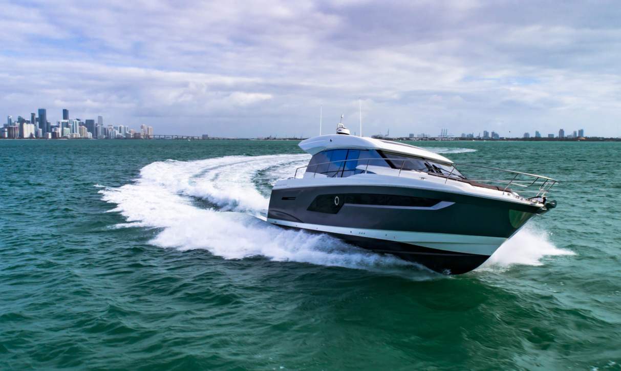 Prestige 520 S Exterior - 12.JPG