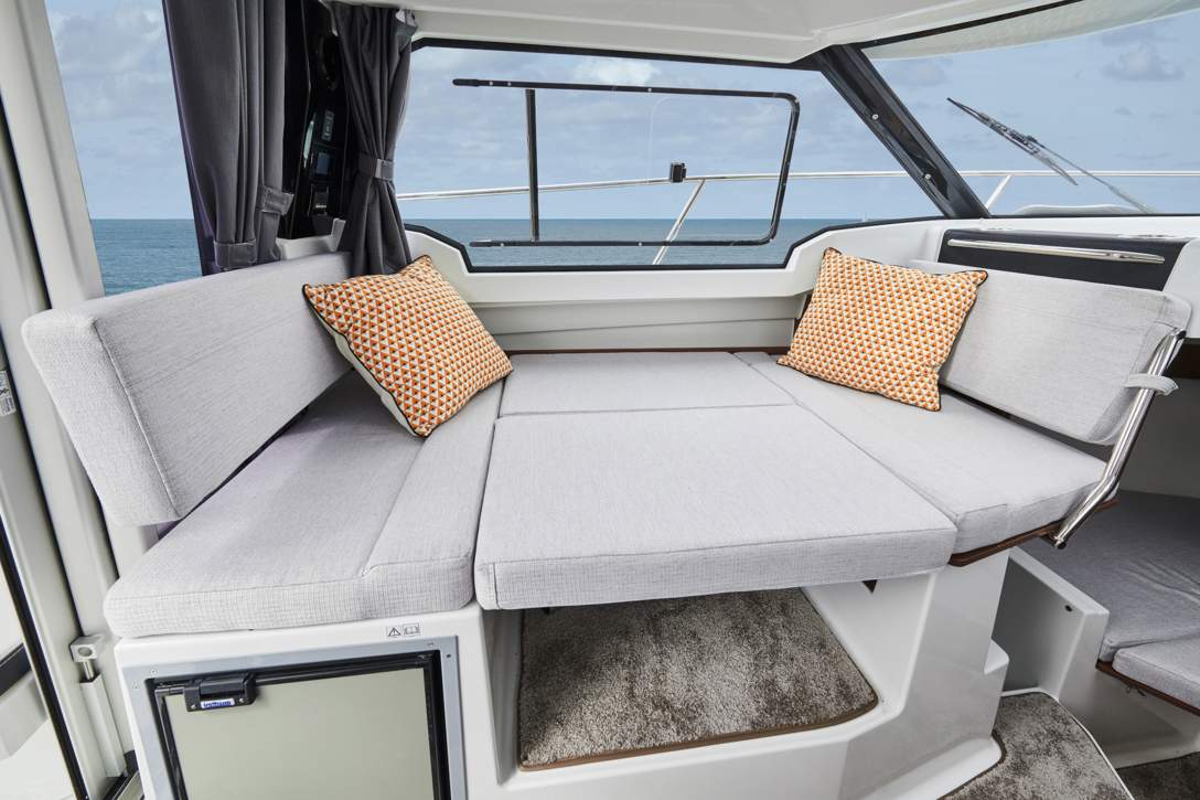 Jeanneau Merry Fisher 795 Serie 2 HB Interior - 14.JPG