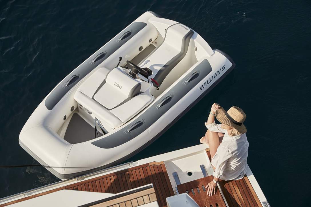 Prestige 590 S Exterior - 16.JPG