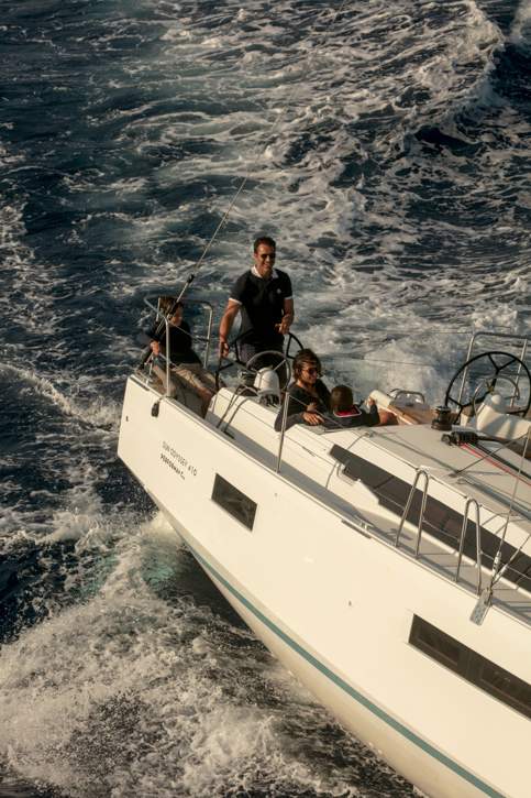 Jeanneau Sun Odyssey 410 Exterior - 27.JPG